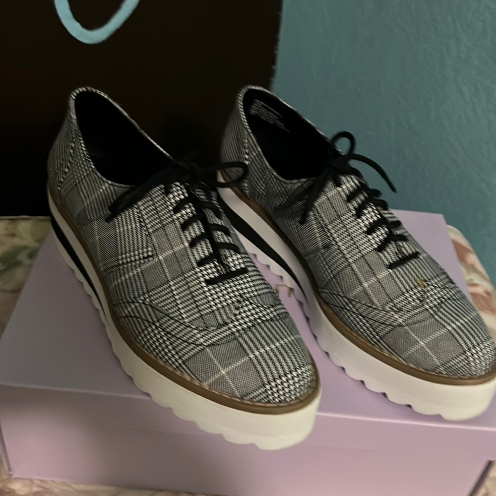 Madden girl, preppy platform shoes
